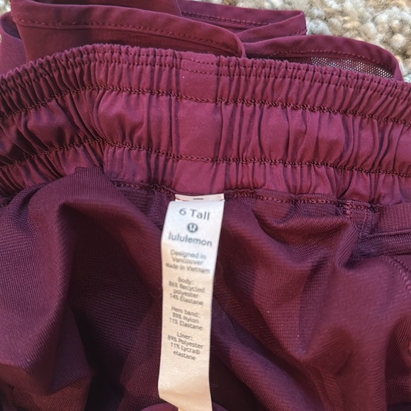 lululemon hotty hot shorts - Picture 4 of 4